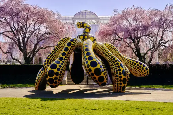 Yayoi Kusamas Cosmic Nature New York Botanical Garden Luxury Concierge Rentals